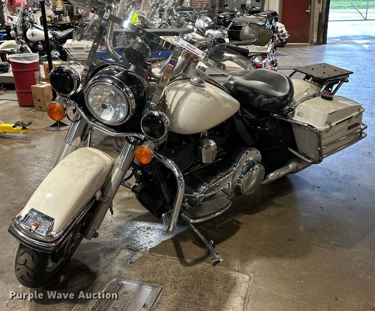 2012 Harley Davidson Road King Police  motorcycle - NT9157