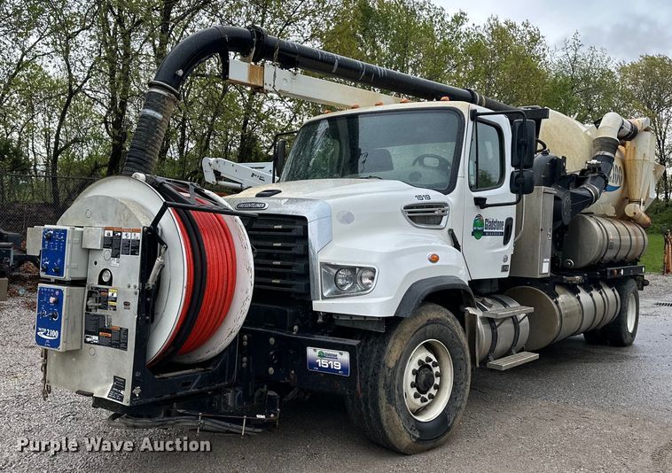 2016 Freightliner  114SD sewer jetter truck - NT9165