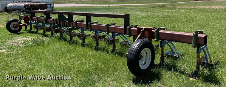 Row crop cultivator - DK6558