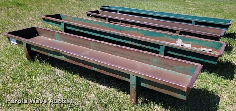 (4) Vern Mfg. livestock feeders  - DP3552