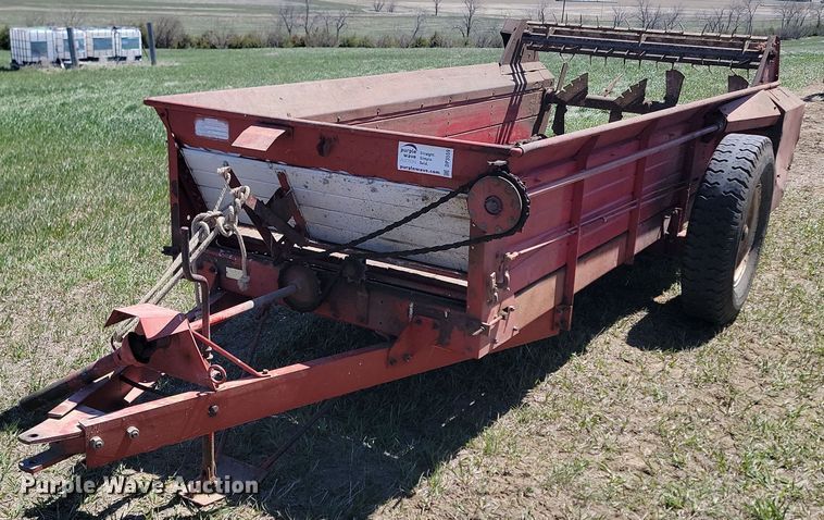 International Harvest 11908 manure spreader - DP3559