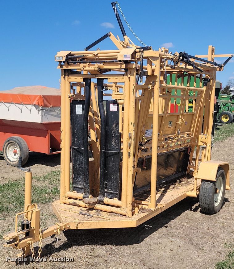 For-Most portable livestock chute - DP3565