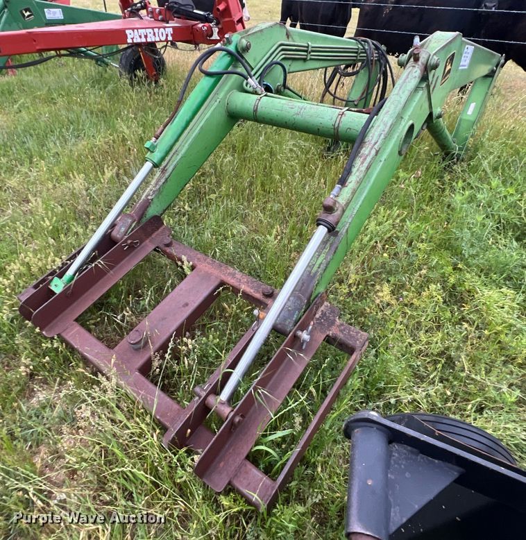 John Deere 158 loader - DS2962