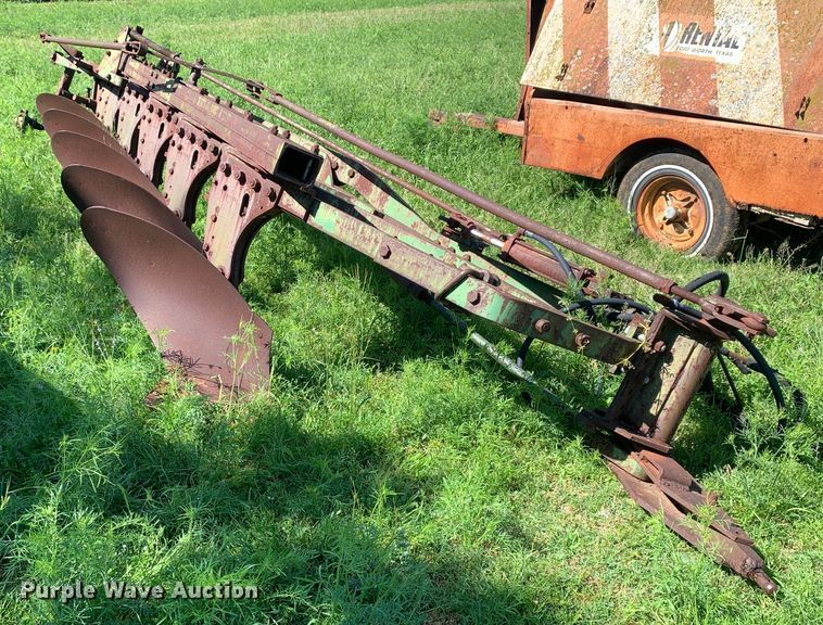 John Deere five bottom plow - KX9985