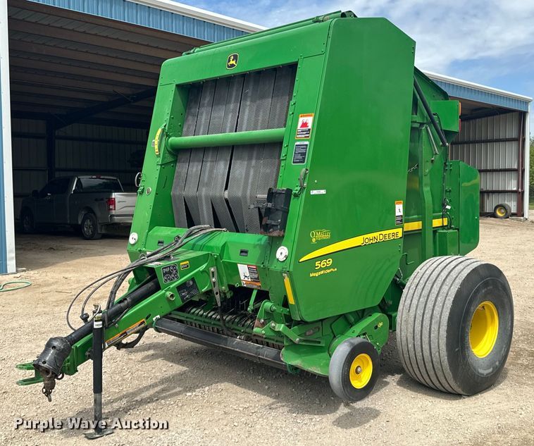 2013 John Deere 569 Mega Wide Plus  round baler - ND9282