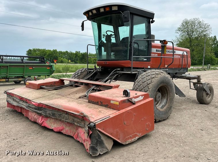 2009 Massey Ferguson  9635 swather / windrower - NR9772