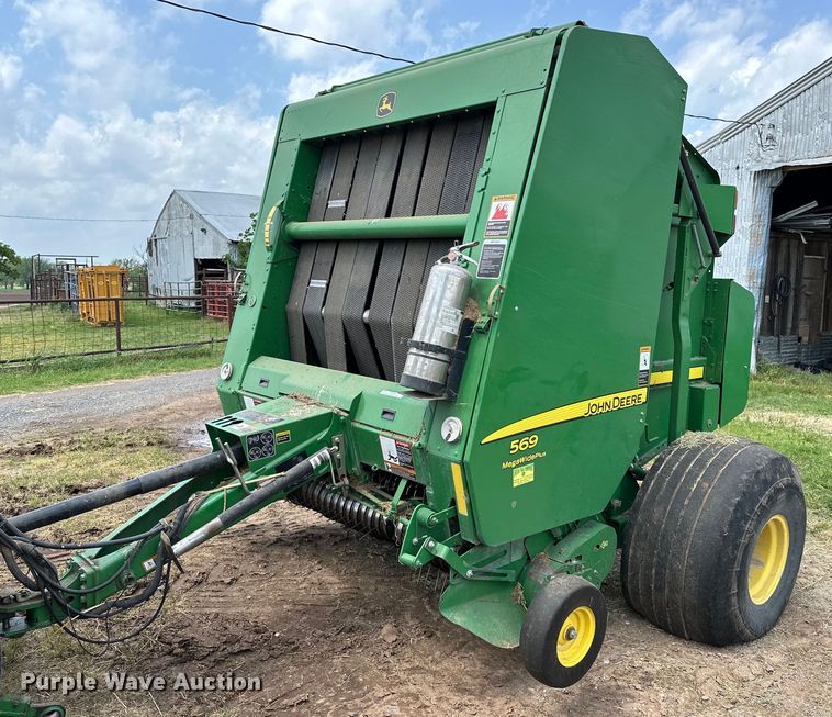 2013 John Deere 569 MegaWidePlus round baler - NR9830