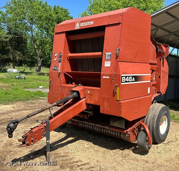 Hesston 846A round baler - NR9866