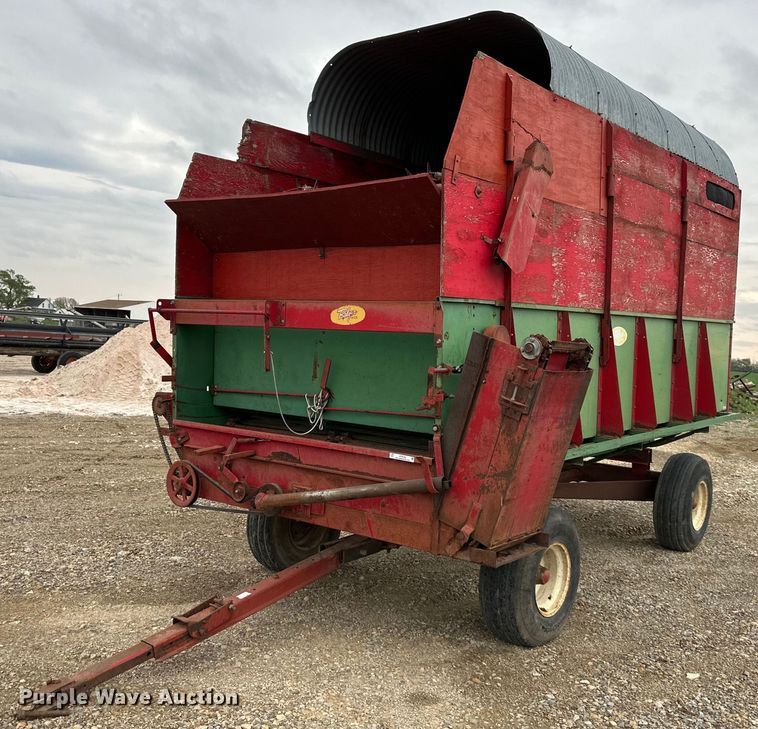 Balzer silage wagon - NT9159