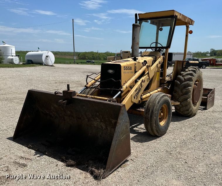 Ford 555B landscape tractor - NT9171