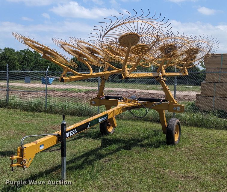 2021 Vermeer VR1224 hay rake - NZ9730