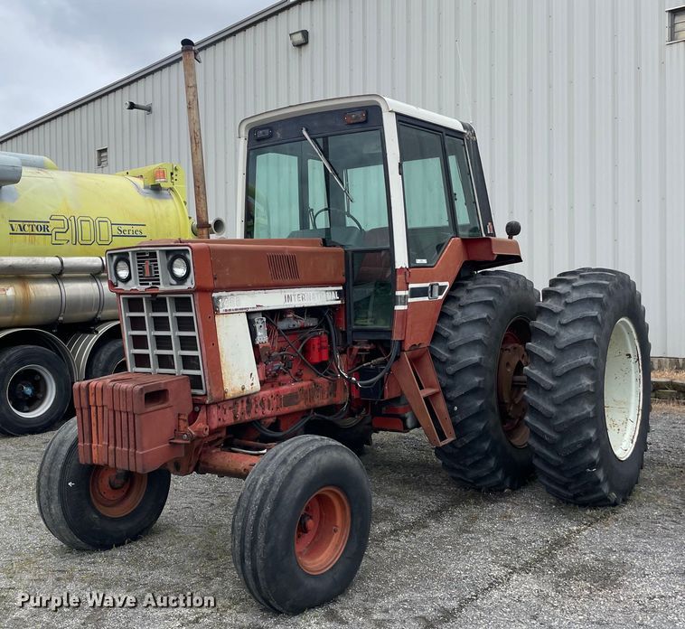1977 International  1486 tractor - OG9937