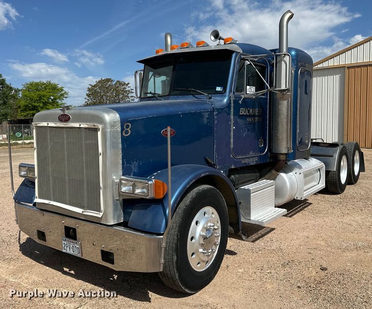 1990 Peterbilt 378 semi truck - DG4404