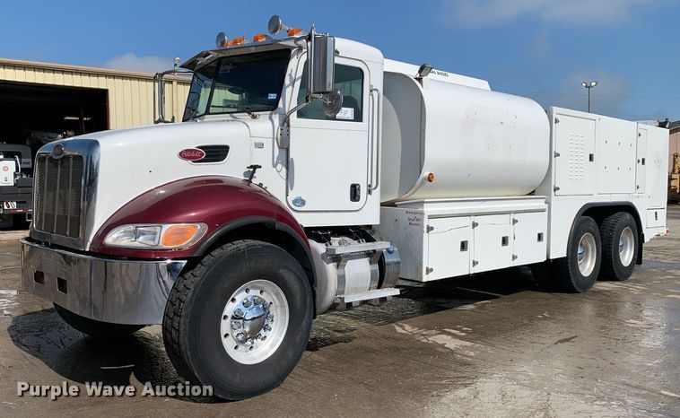 2013 Peterbilt 348 fuel truck - DM7842