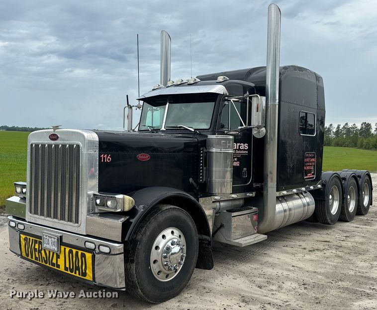 2000 Peterbilt 379 semi truck - EH5394
