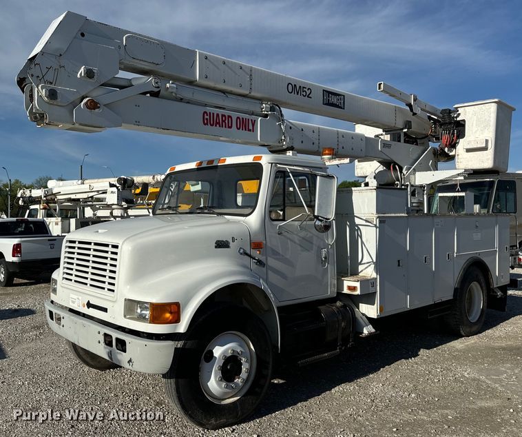 2000 International 4700 bucket truck - EH6708