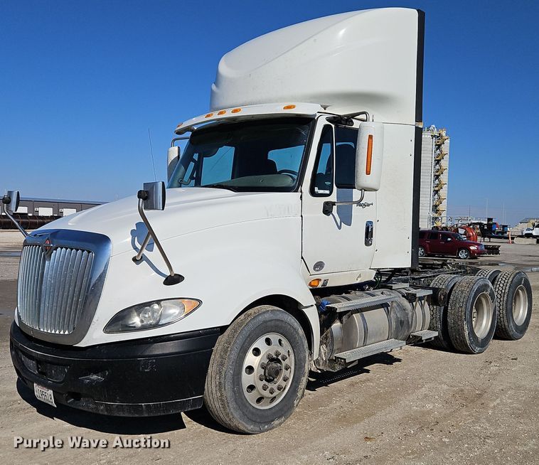2015 International  ProStar Plus 122 semi truck - EI3659