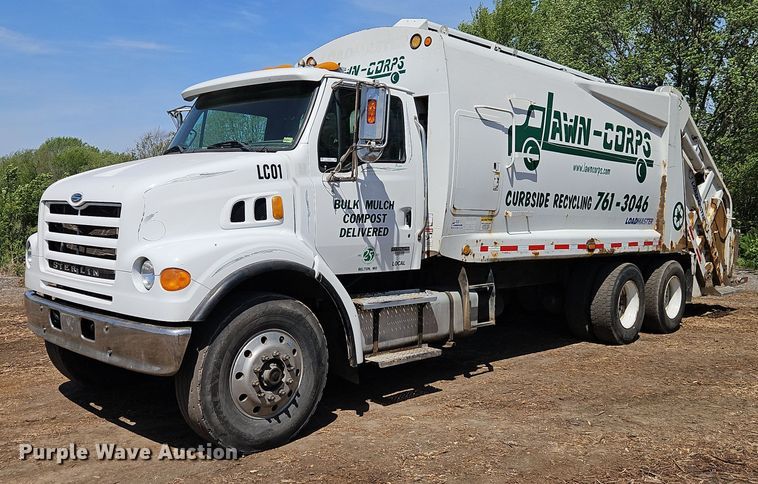 2007 Sterling L7500 refuse truck - EI3750