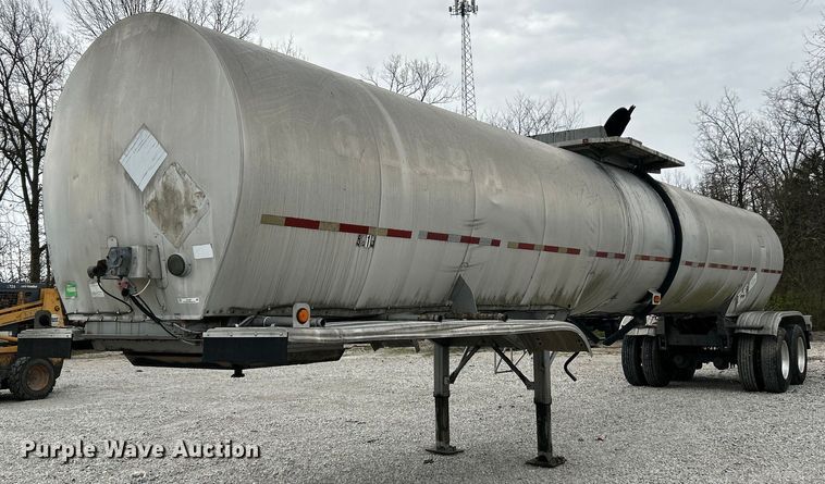 1992 Fruehauf tank trailer - EK4387
