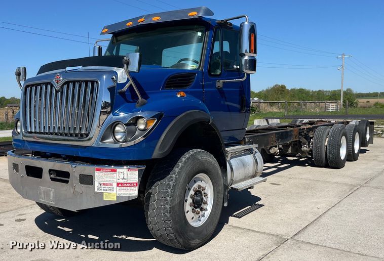 2011 International 7600 truck cab and chassis - LD9474