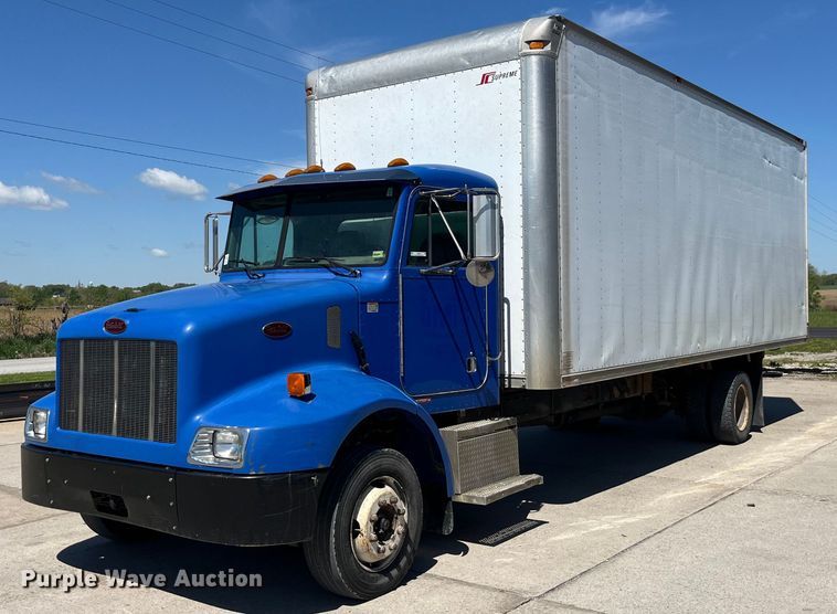 2005 Peterbilt PB330 box truck - LD9475