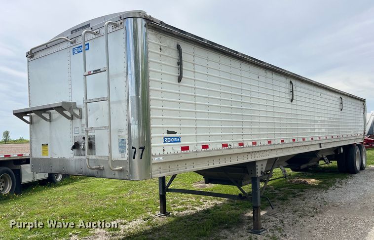 2018 Stoughton AHV-421T-AR-S grain trailer - LD9524