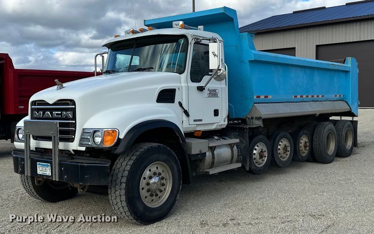 2006 Mack  CV713 Granite  dump truck - LR9309