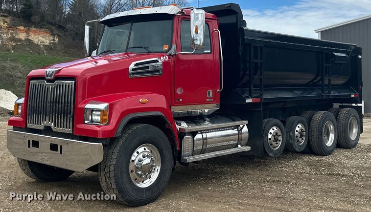 2015 Western Star 4700SF dump truck - LR9315