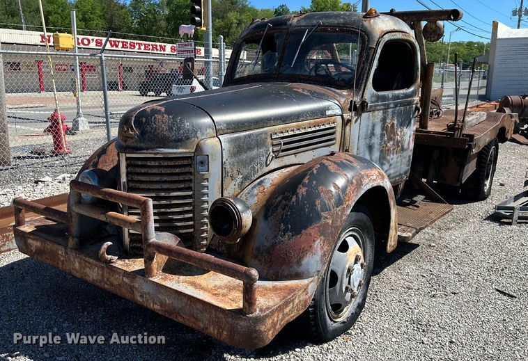 International Harvester T86-250 winch truck - NT9176