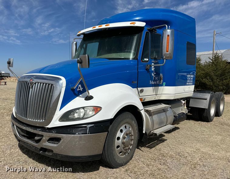 2011 International Prostar Plus semi truck - OI9498