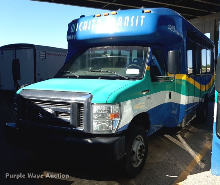 2016 Eldorado Aerotech Ford 220 shuttle bus - DK7426