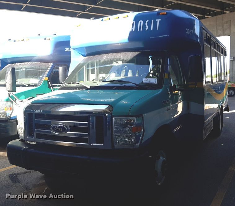 2016 Eldorado Aerotech Ford 220 shuttle bus - DK7427