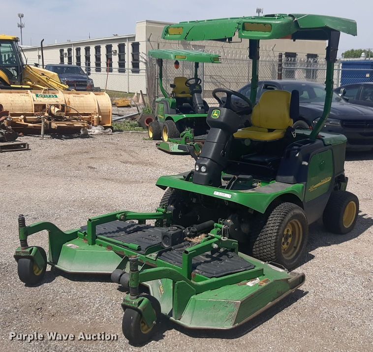 John Deere  1445 lawn mower - NV9098