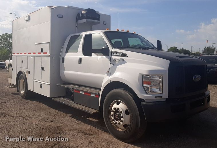 2017 Ford F750 Super Duty utility / service truck - NV9150