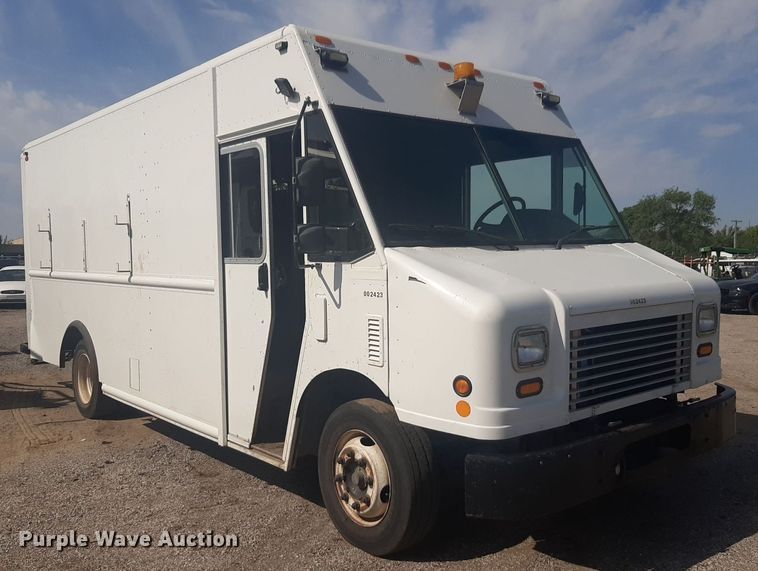 2011 Freightliner  MT55 box truck - NV9151