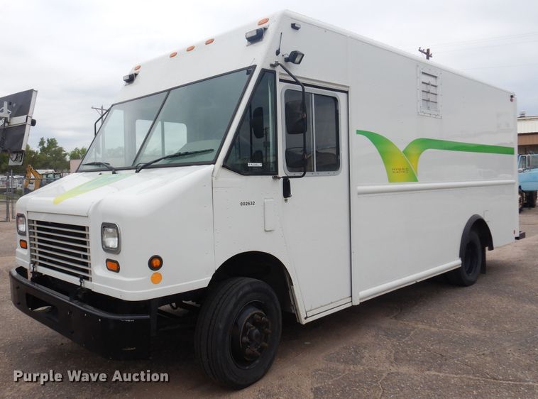 2013 Freightliner  MT55 delivery truck - NV9166