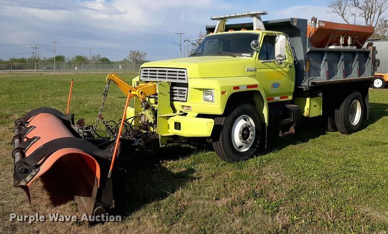 1987 Ford F700 dump truck - NV9192