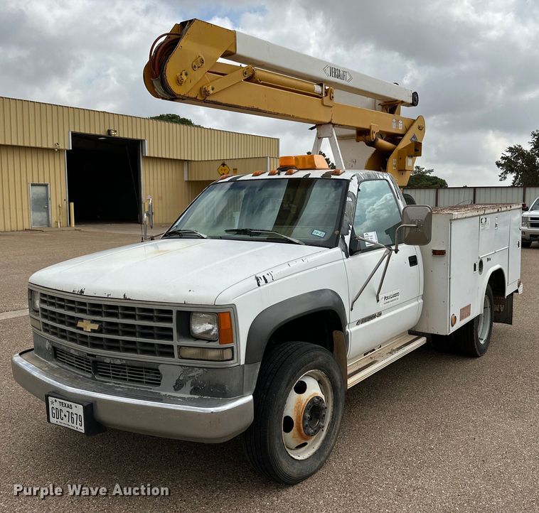 1993 Chevrolet C3500 utility bed pickup truck - DK6574