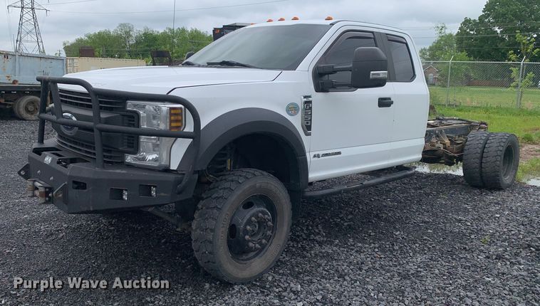 2019 Ford F550 Super Duty truck cab and chassis - DM7822