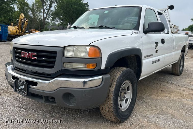 2005 GMC Sierra 2500HD Ext. Cab pickup truck - DO6468