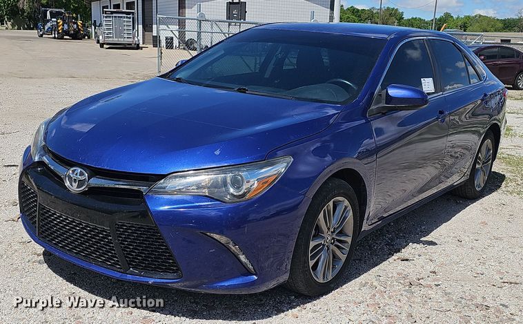 2016 Toyota  Camry SE  - DP0890