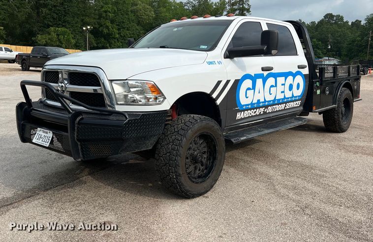 2018 Dodge Ram 2500 Crew Cab flatbed pickup truck - DS3033