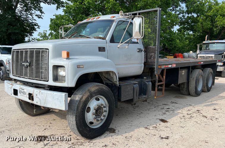 2002 Chevrolet C8500 flatbed truck - DS3045