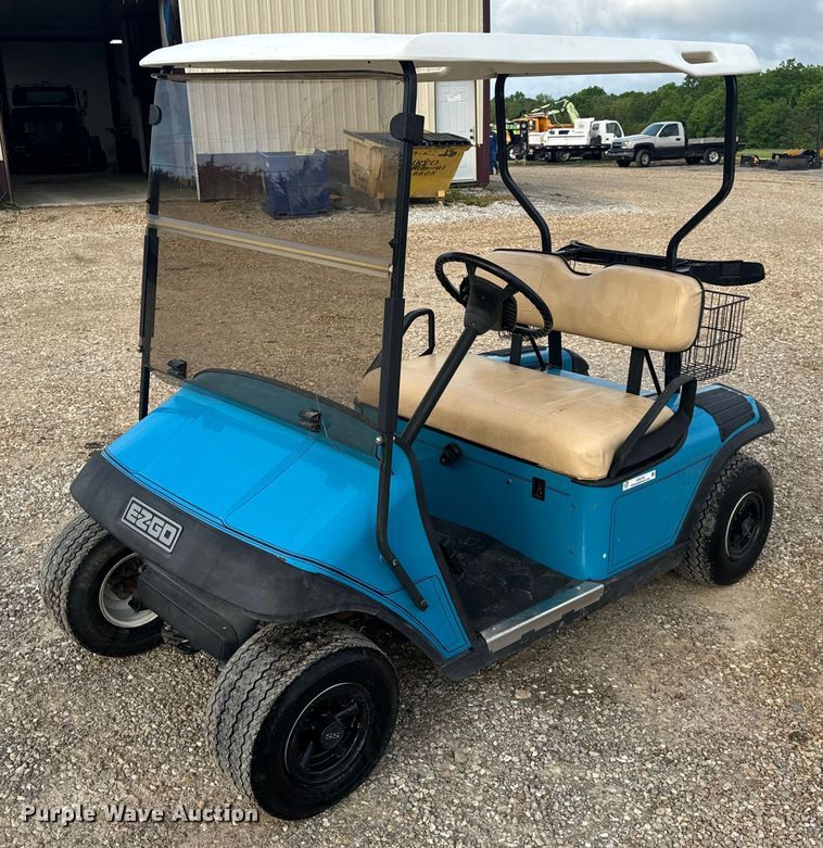 EZ-GO golf cart - EH6763