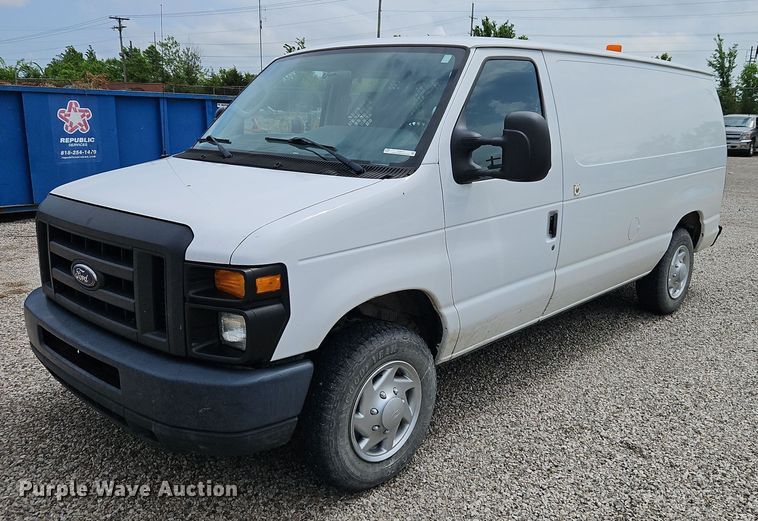 2014 Ford E150 van - EI3817