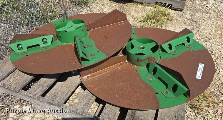 (2) chaff spreaders - EK5962