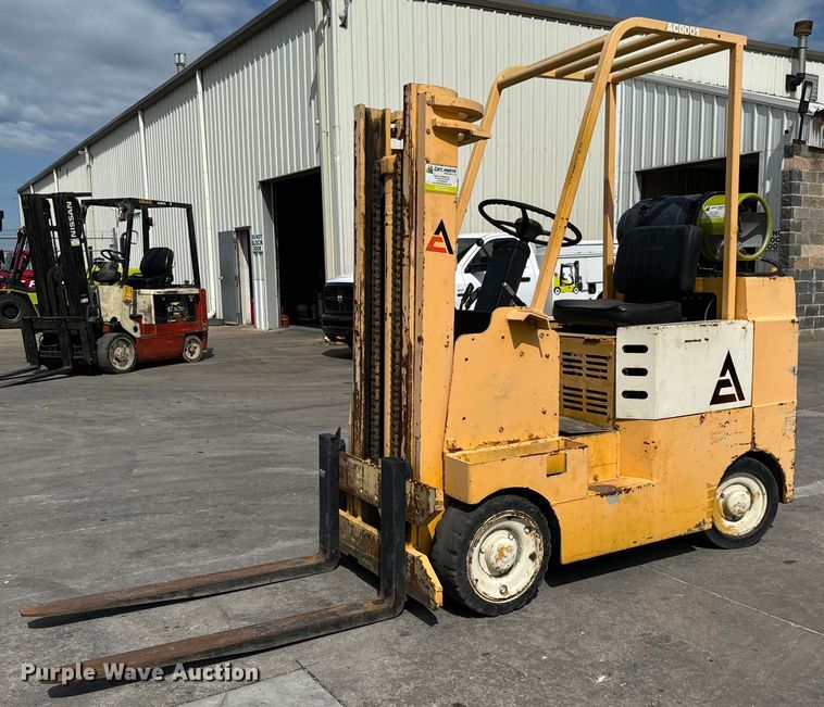 1974 Allis Chalmers  ACC40 forklift - NL9766