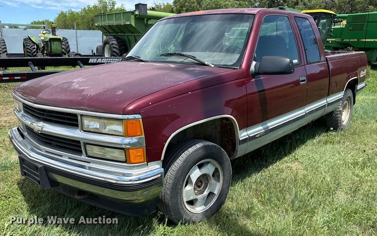 1995 Chevrolet  Silverado K1500 Ext. Cab pickup truck - NL9812