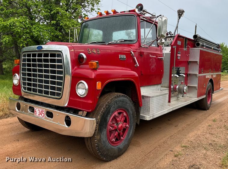 1986 Ford L9000 pumper fire truck - NQ9555