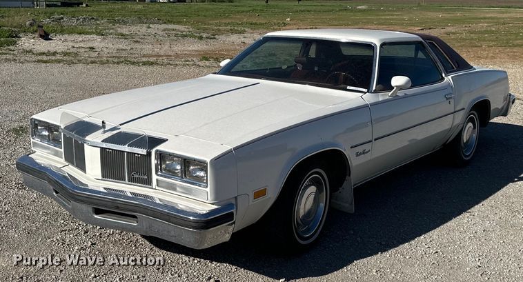1976 Oldsmobile Cutlass Supreme  - NT9197